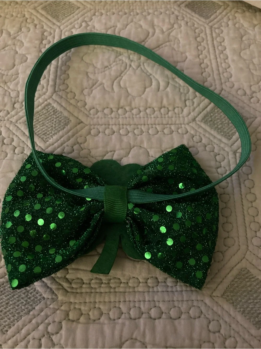 Head Band Green Bow Embellished with Shiny Sequins Overlaid Three-Leaf Shamrock